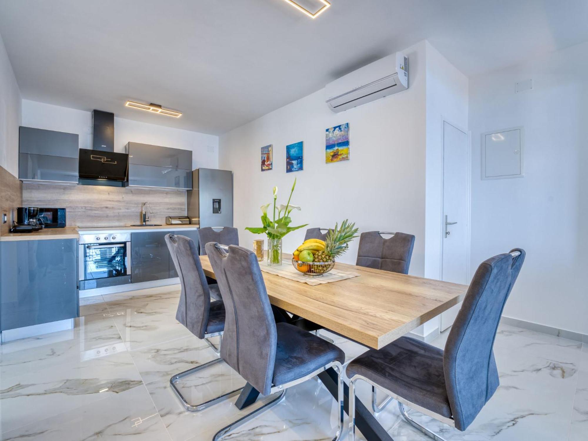 Apartment Emily By Interhome Opatija